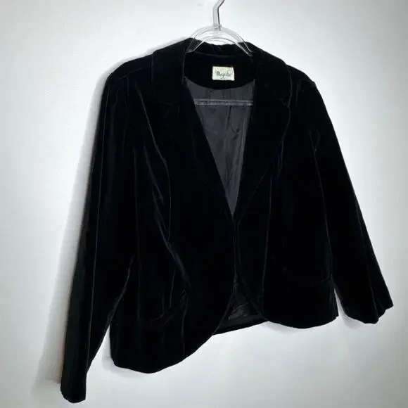 Vintage 1950s–60s Majestic Black Velvet Bolero Jacket Medium - Picture 14 of 15